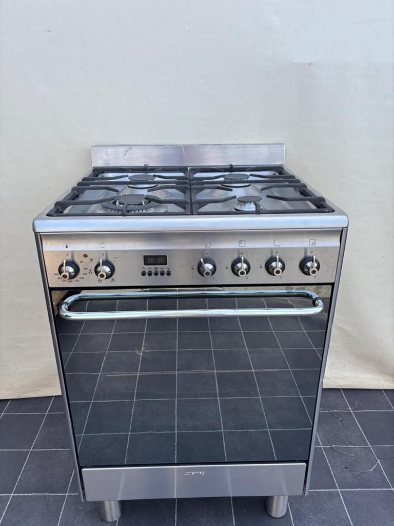 Smeg 4-pits fornuis, Ophalen, 60 cm of meer, Zo goed als nieuw, Gas