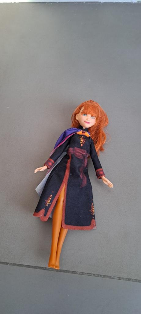 Frozen Anna Barbiepop in goede staat, Ophalen of Verzenden, Zo goed als nieuw