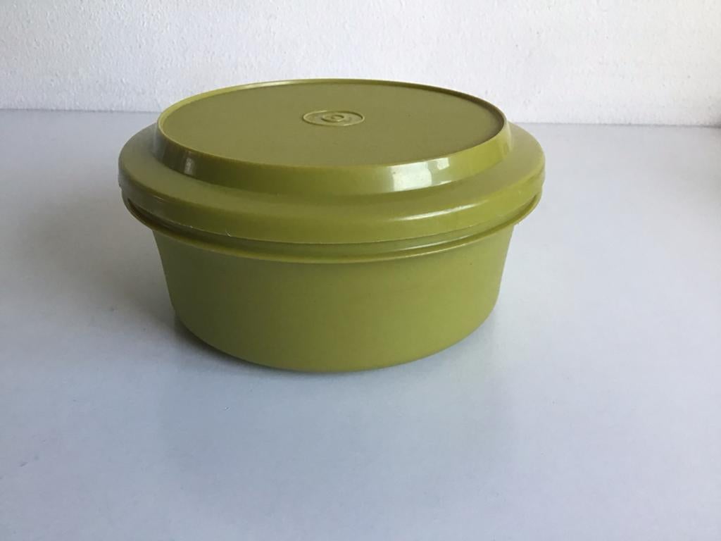 Tupperware Serve N Seal schaal kom avocado groen - 17 cm, Ophalen of Verzenden, Groen, Bak of Kom