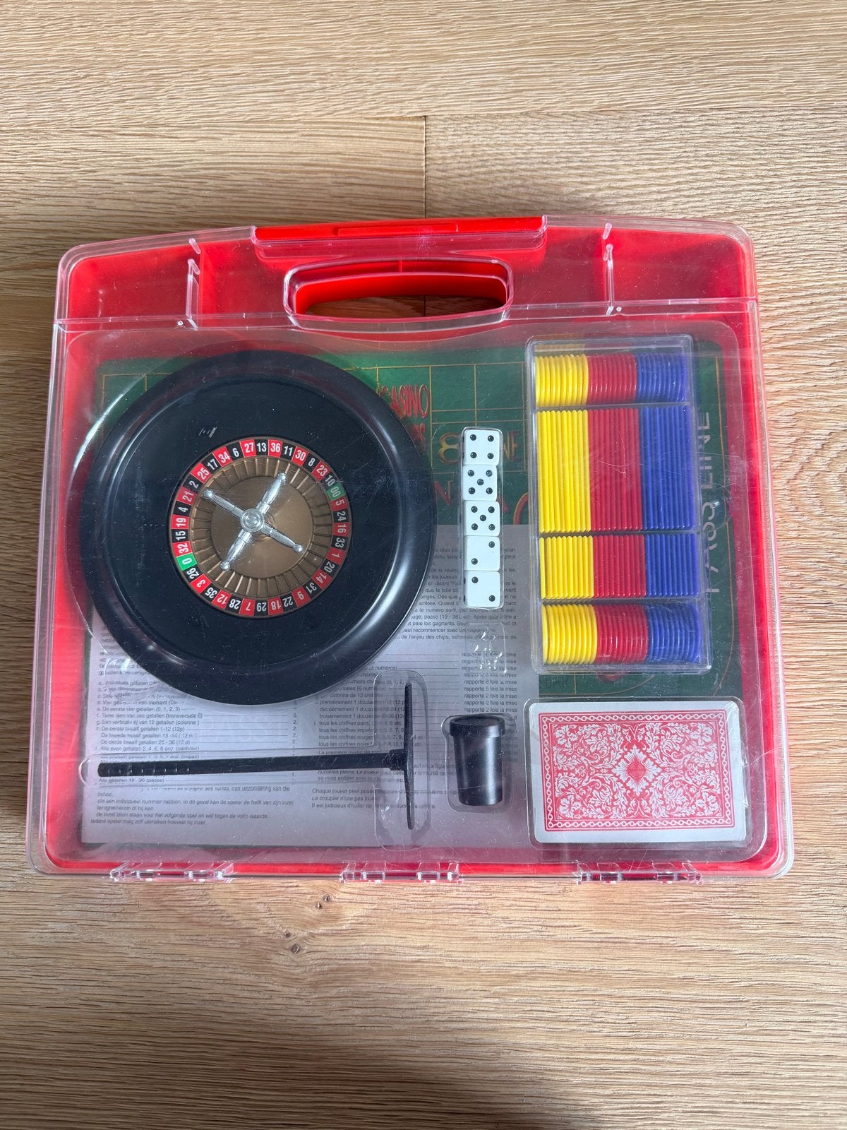 Casino Spelset met Roulette, Kaarten en Dobbelstenen, Drie of vier spelers, Ophalen of Verzenden, Zo goed als nieuw