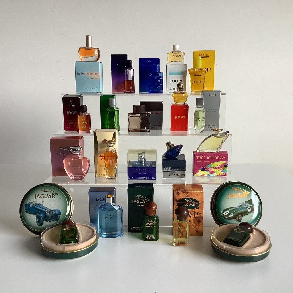 Lotje 20 miniatuurparfumfles oa Joop - Jaguar, Verzamelen, Parfumverzamelingen, Ophalen of Verzenden, Miniatuur