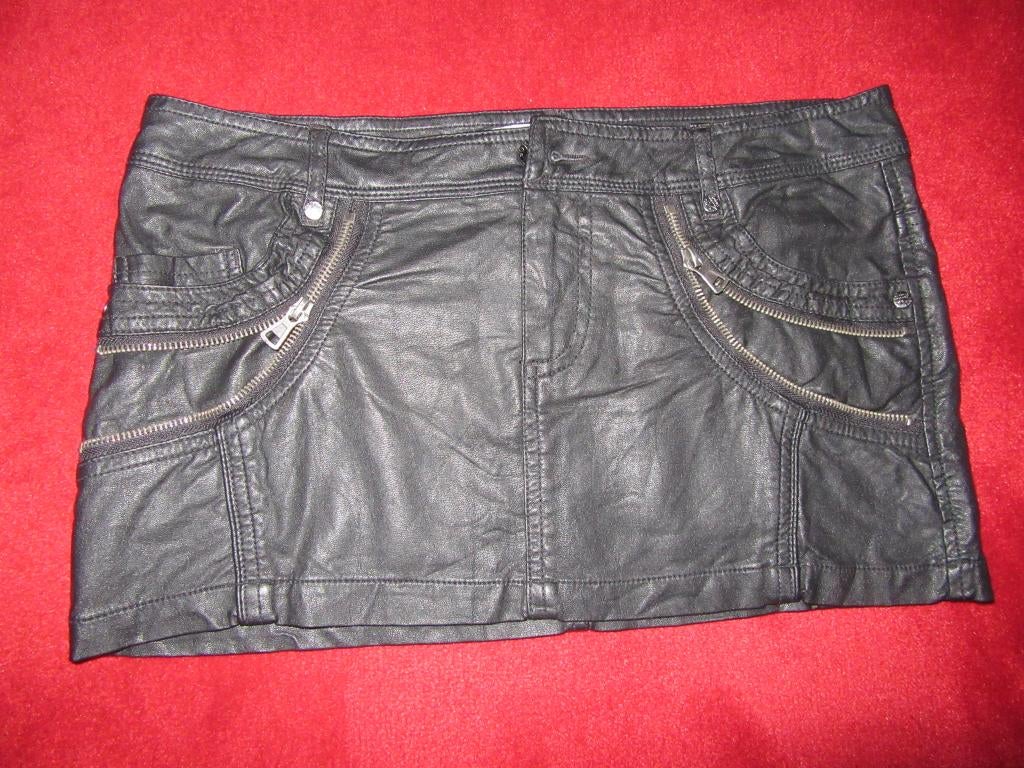 Leuke Mini ROK Zwart Lederlook ( lijkt echt leer)Lang 28 cm, Maat 38/40 (M), Zwart, Ophalen of Verzenden, Zo goed als nieuw