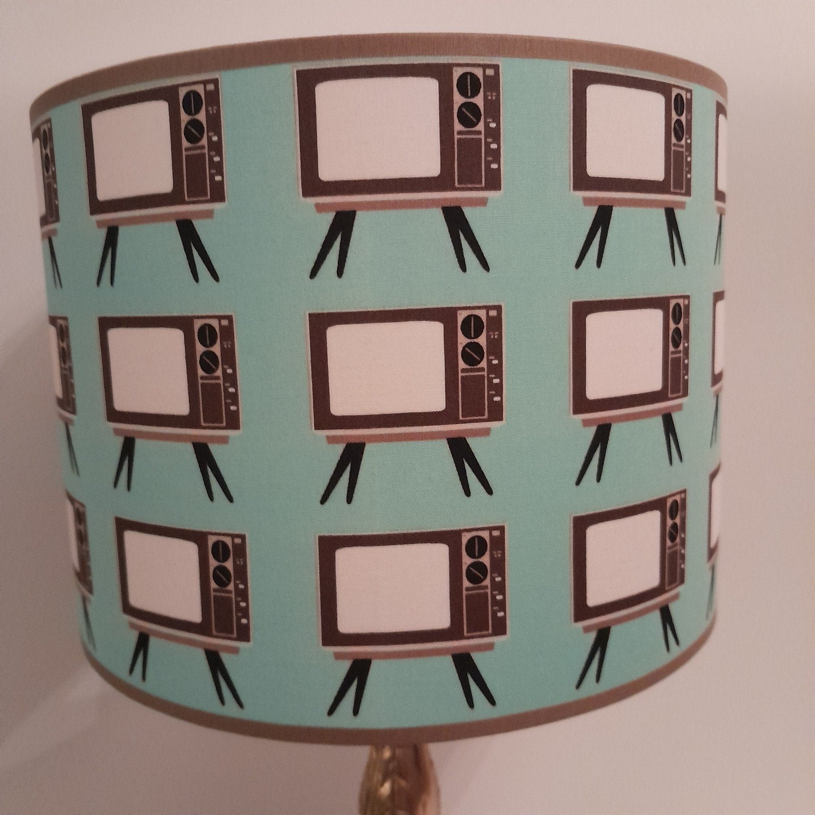 Handgemaakte lampenkap retro vintage tv blauw bruin, 25 cm, Tafellamp, Rond, Ophalen of Verzenden