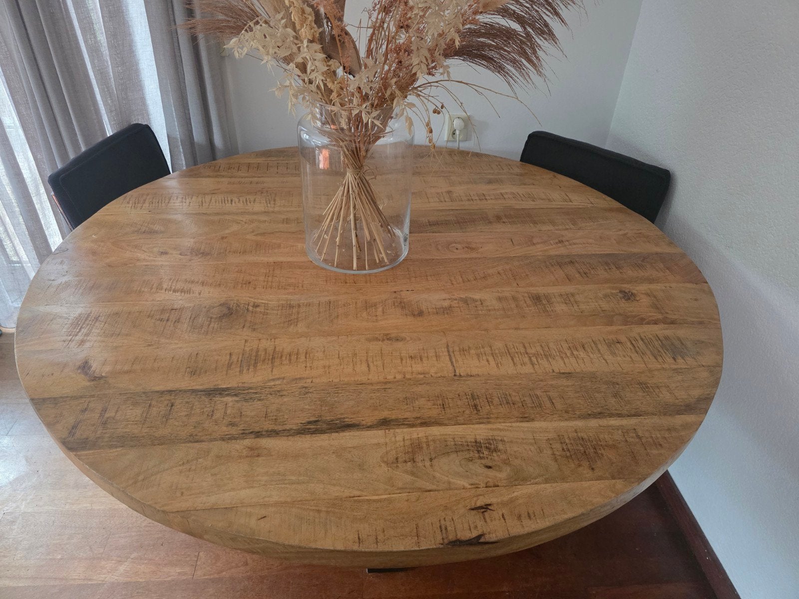 Ronde eettafel van mangohout met metalen onderstel, 100 tot 150 cm, 150 tot 200 cm, Rond, Industrieel, Modern