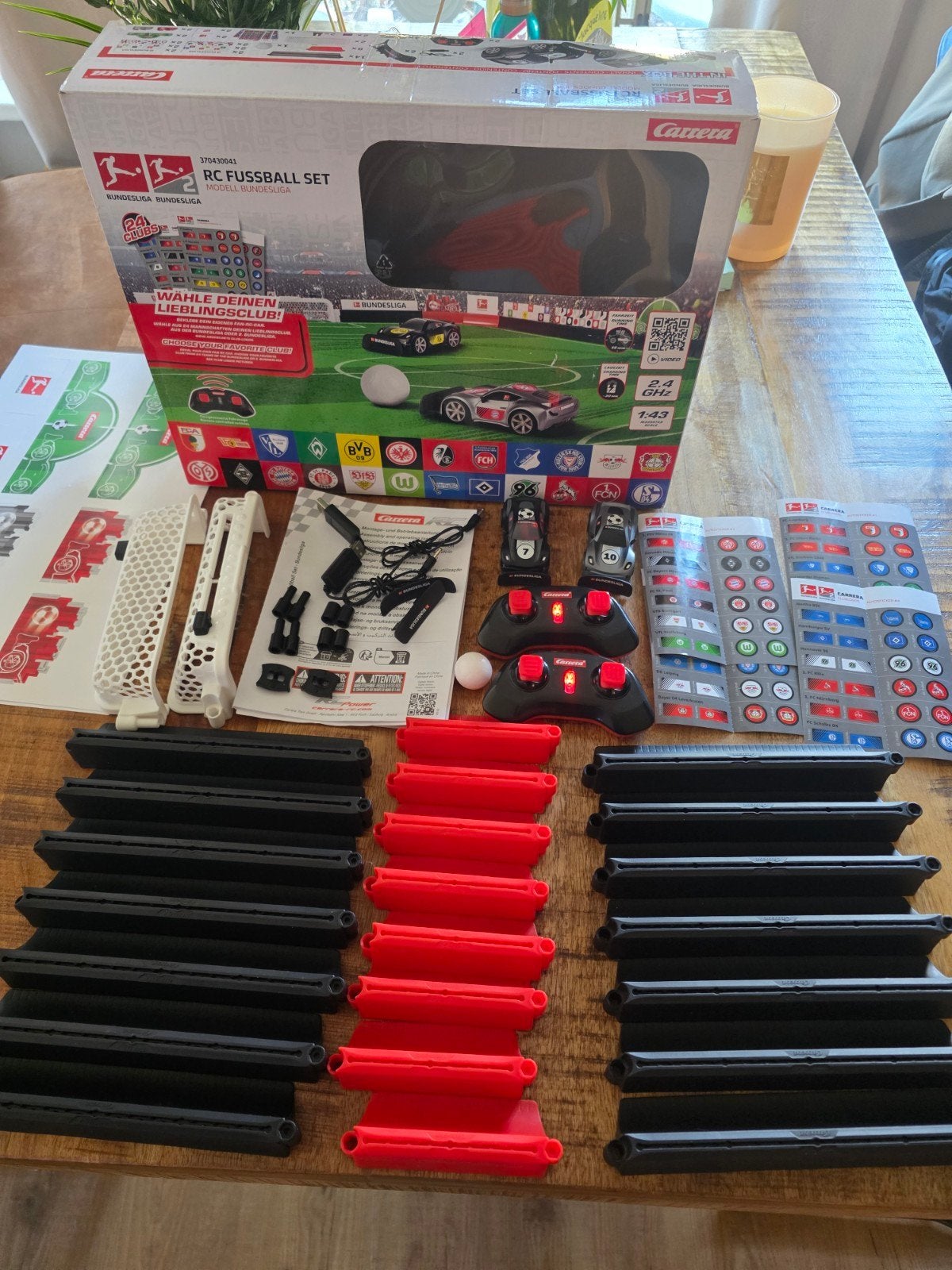 Carrera RC Voetbal Set - Bundesliga Editie, Elektro, Ophalen of Verzenden, Zo goed als nieuw, Auto onroad