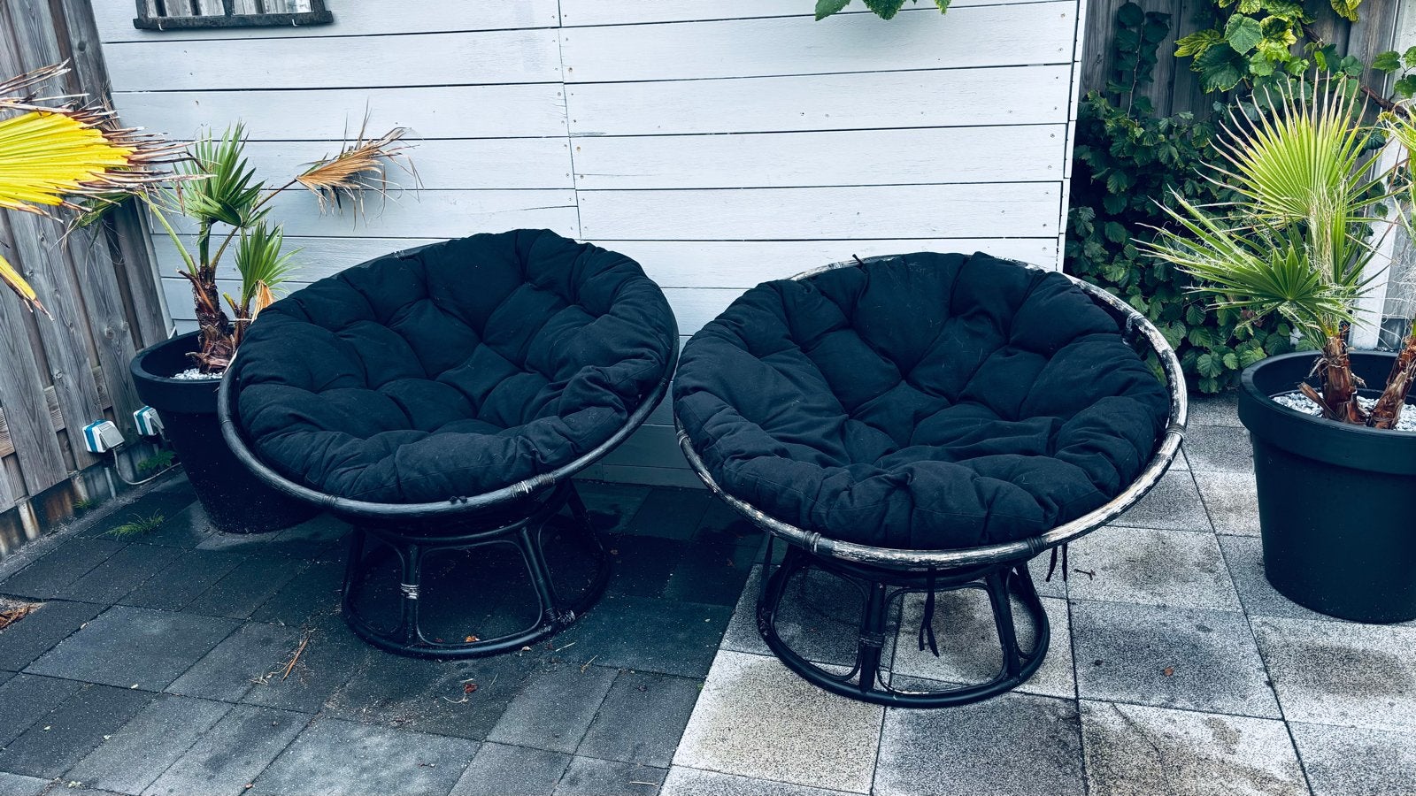 Twee Papasan lounge stoelen met zwarte kussens, Huis en Inrichting, Ophalen, Gebruikt, Twee, Zwart