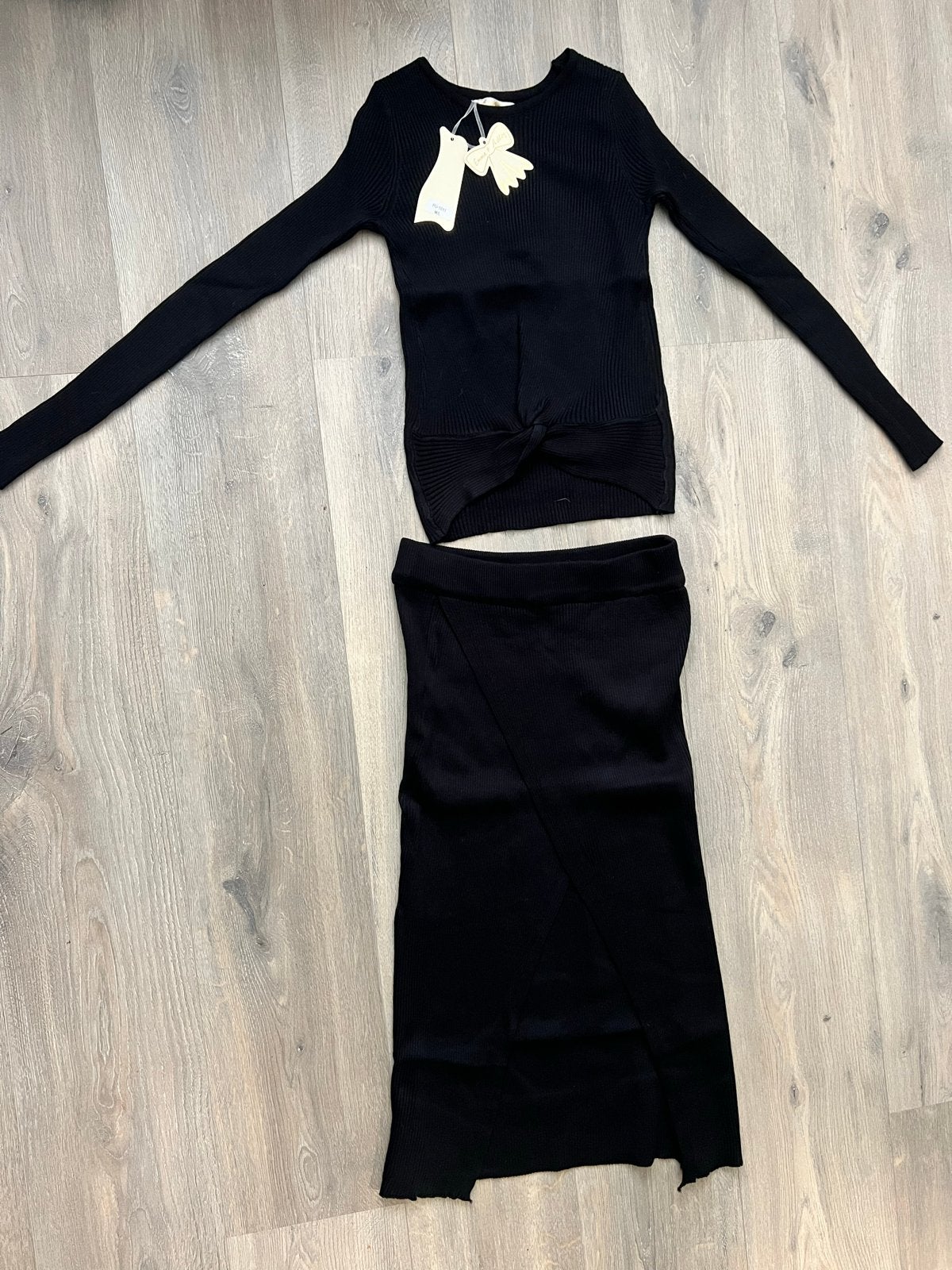 Zwarte geribbelde set: top met lange mouwen en rok, Maat 38/40 (M), Zwart, Nieuw, Ophalen of Verzenden