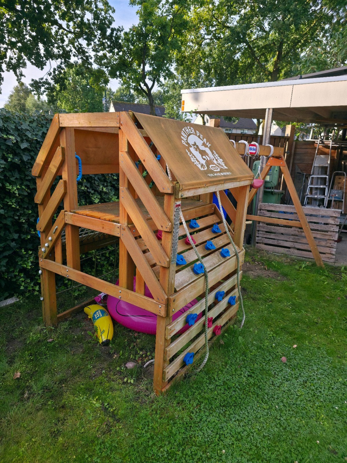 Houten speeltoestel met klimwand en schommel, Ophalen, Gebruikt, Schommel