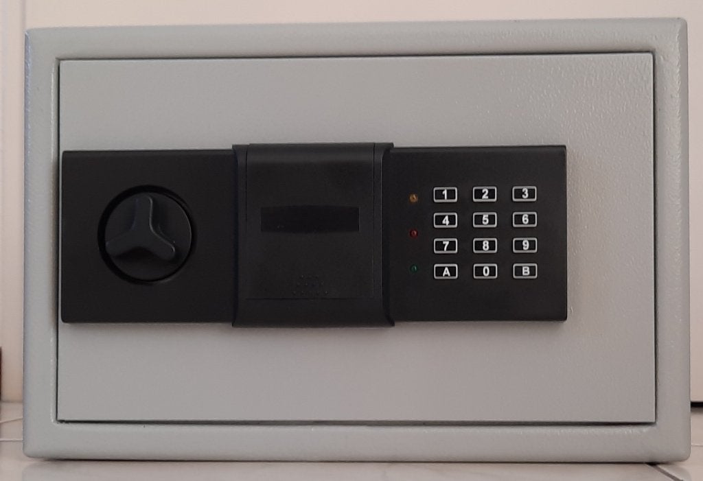Safe met electronisch tiptoets slot, Ophalen, Zo goed als nieuw, Brandkast
