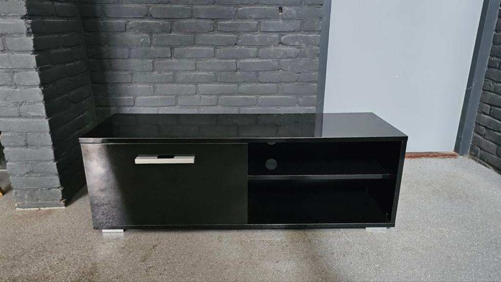 Zwart hoogglans tv-meubel met opbergruimte, Huis en Inrichting, Kasten | Televisiemeubels, Ophalen, Overige materialen, 100 tot 150 cm