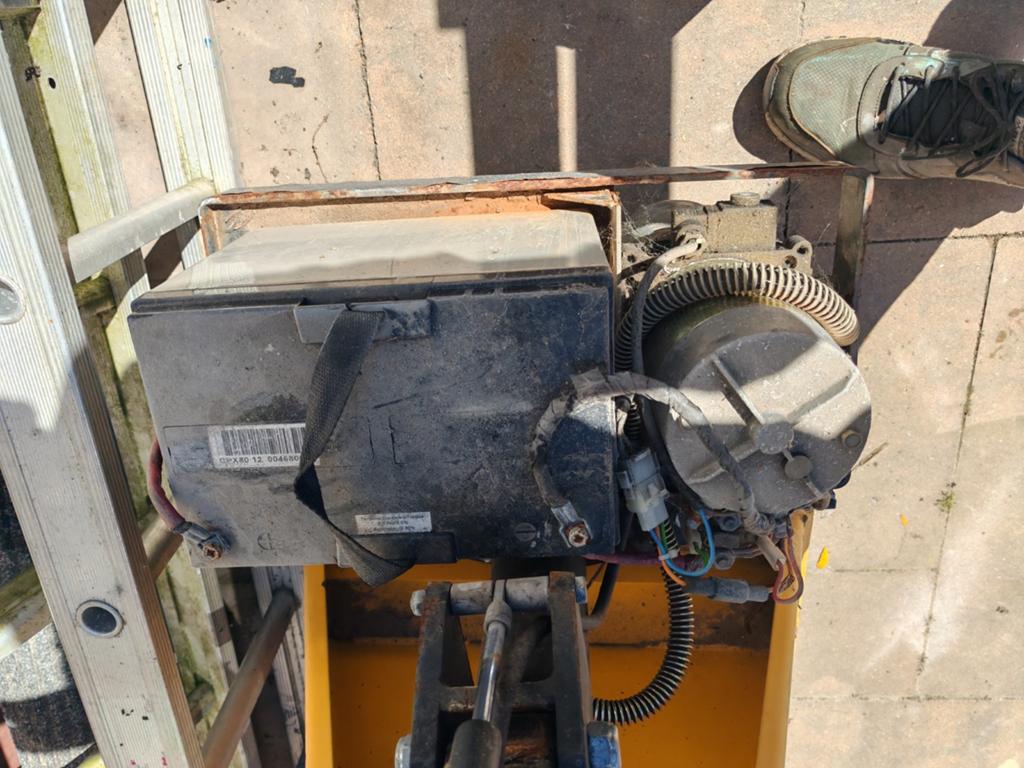 Hydraulische pomp unit met accu, Ophalen, Gebruikt