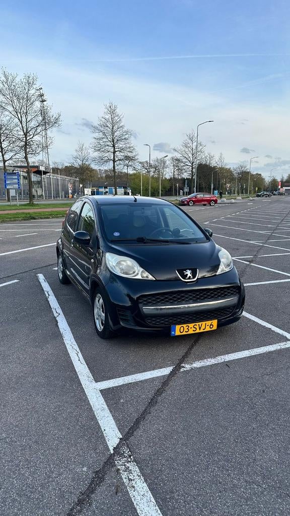 Peugeot 107 1.0 12V 5DR 2010 Grijs, Voorwielaandrijving, 4 stoelen, 68 pk, Handgeschakeld