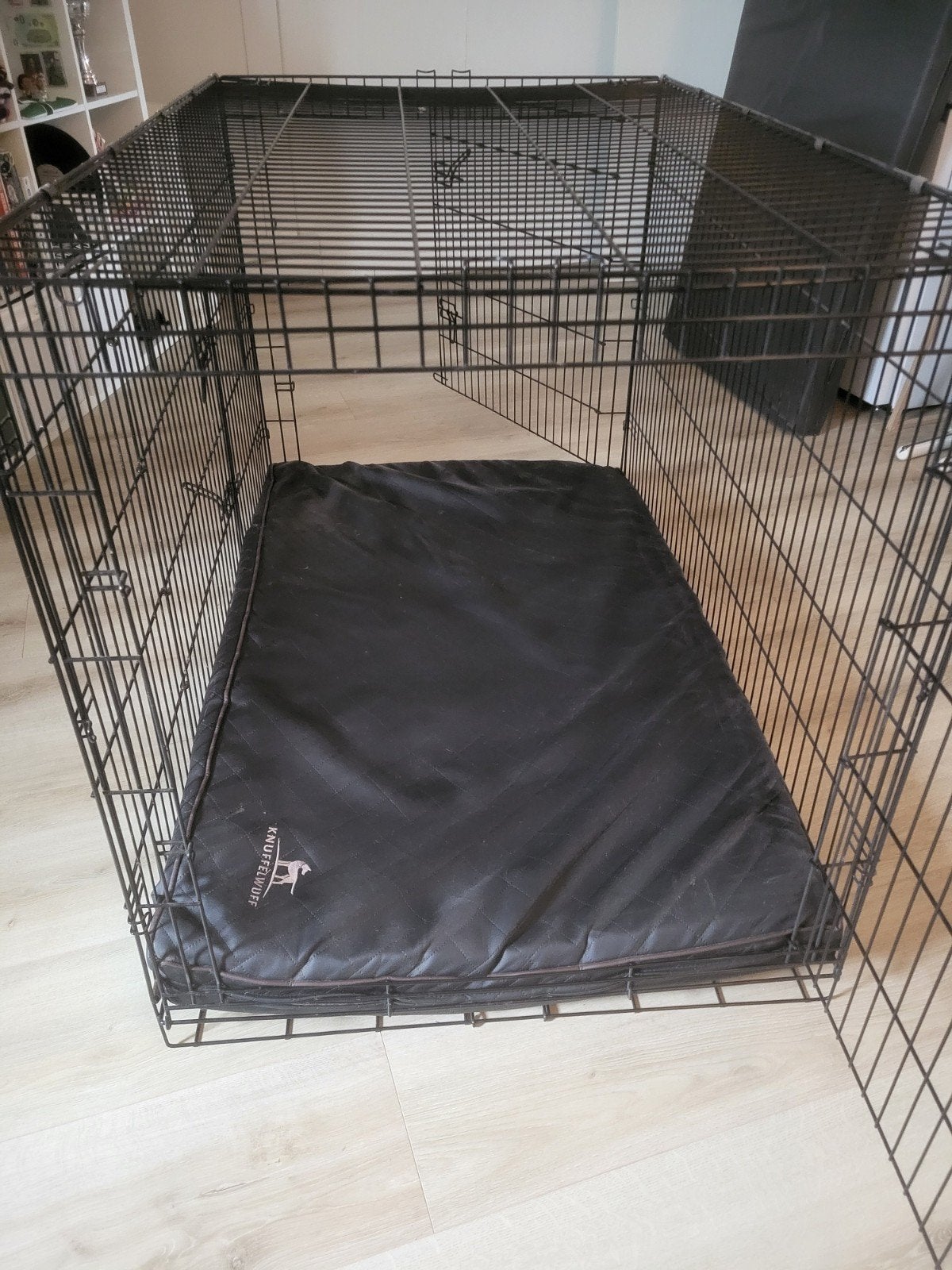 Hondenbench met bijpassende mat, Dieren en Toebehoren, Hondenbenches, Ophalen