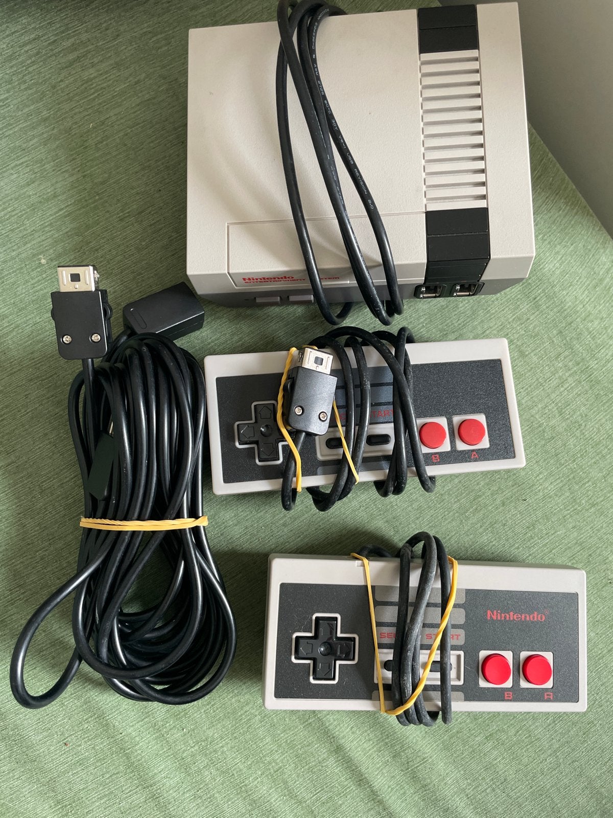 Complete Nintendo NES classic mini set plus verlengsnoeren, Spelcomputers en Games, Spelcomputers | Nintendo NES, Ophalen, Gebruikt
