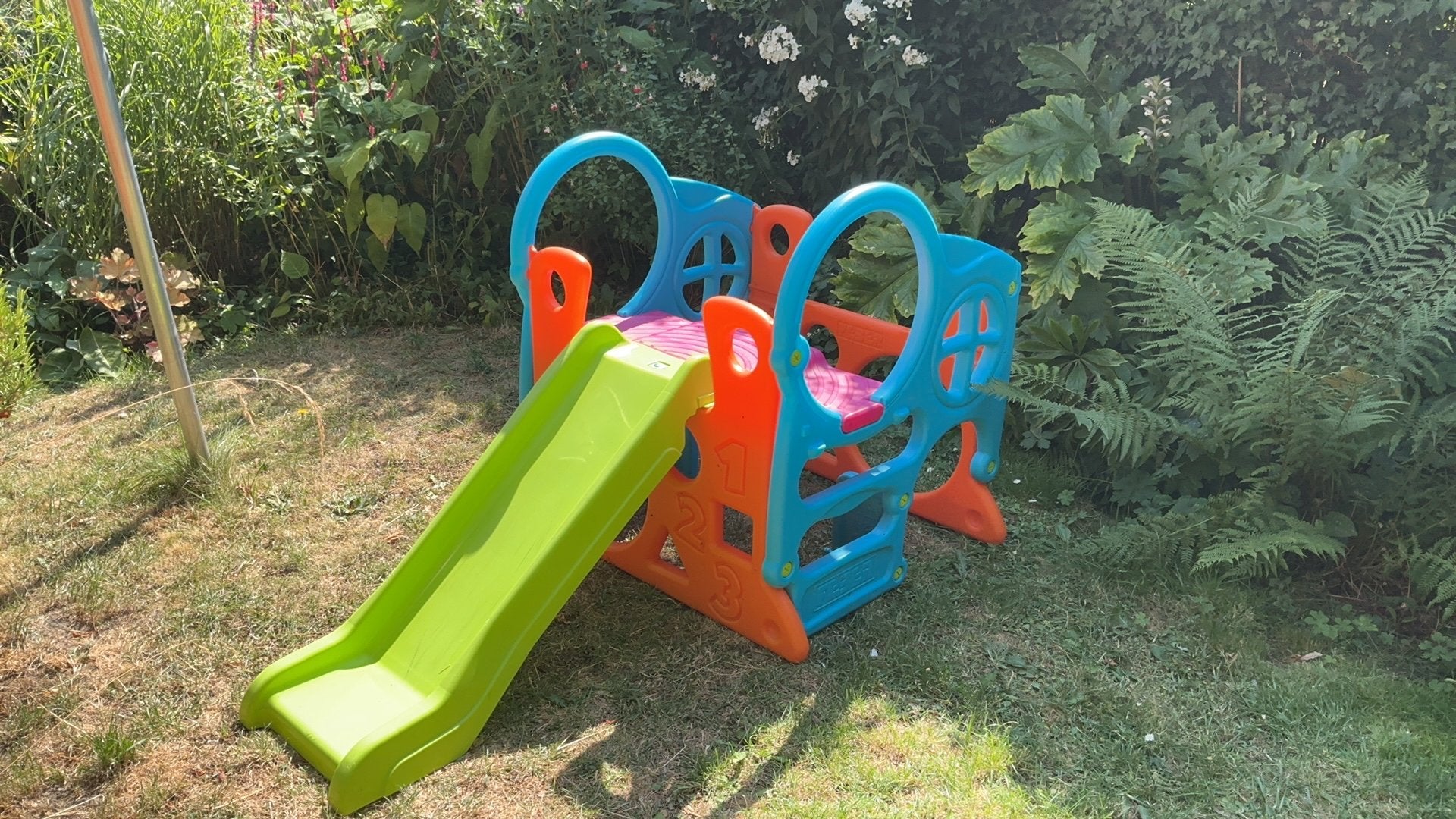 Peuter speeltoestel met glijbaan, Kinderen en Baby's, Speelgoed | Buiten | Speeltoestellen, Ophalen, Gebruikt, Glijbaan