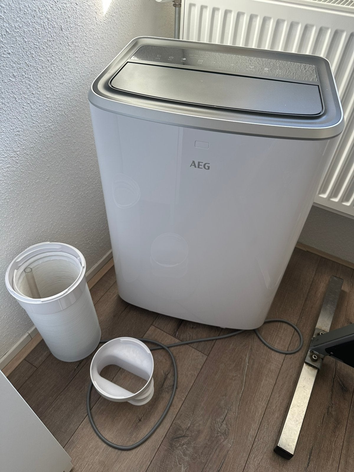 AEG mobiele airco AXP26U338BW, Witgoed en Apparatuur, Ophalen, 3 snelheden of meer, Zo goed als nieuw, 100 m³ of groter