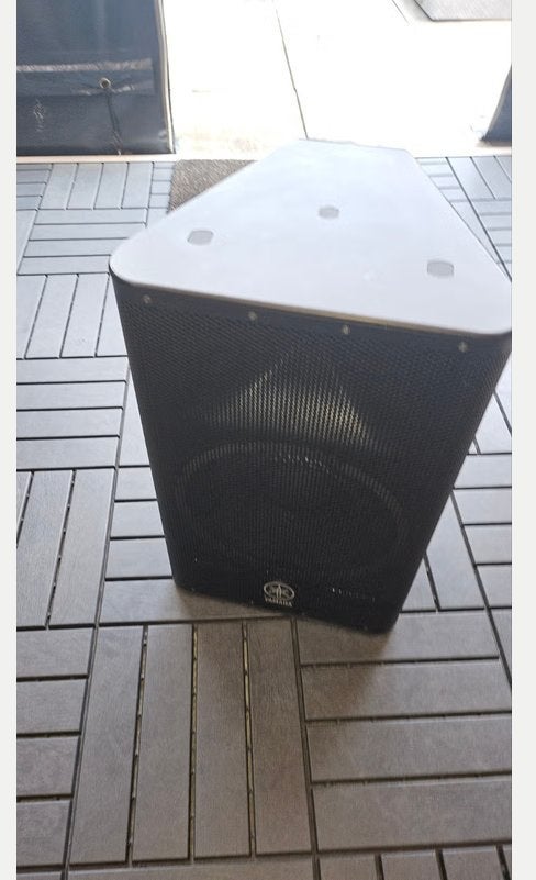 Yamaha DXR12 aktieve speakers 2 stuks met statief, Gebruikt, Inclusief standaarden, Speakerset, Yamaha