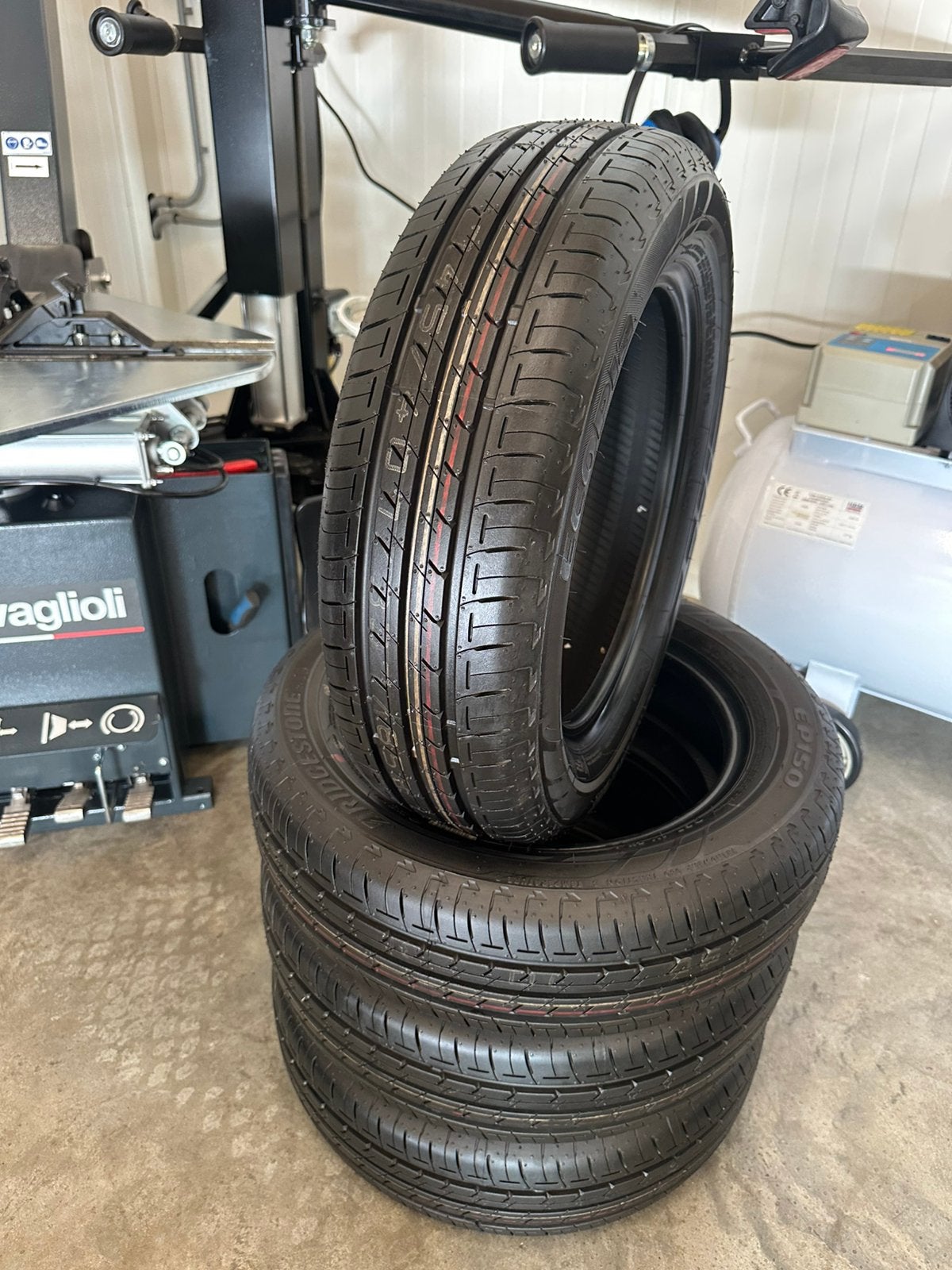 4 Stuks Bridgestone 165 65 14 Zomerbanden Inclusief Montage, 14 inch, 165/65 R14, Nieuw, Ophalen of Verzenden