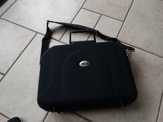 Laptoptas met een harde buitenkant. Van Asus., Computers en Software, 15 inch, Zo goed als nieuw, Ophalen of Verzenden, Acer