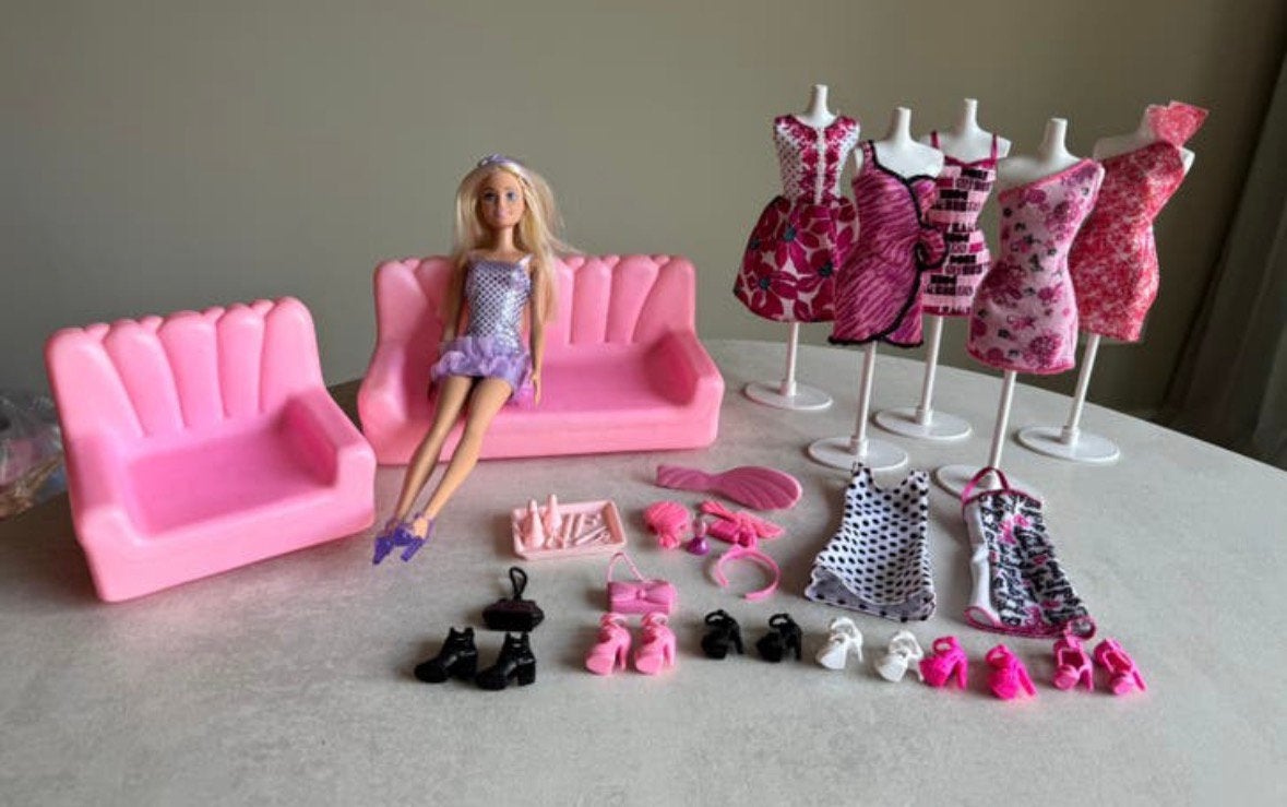 Barbie met extra kleding en accessoires, Ophalen of Verzenden, Gebruikt, Barbie
