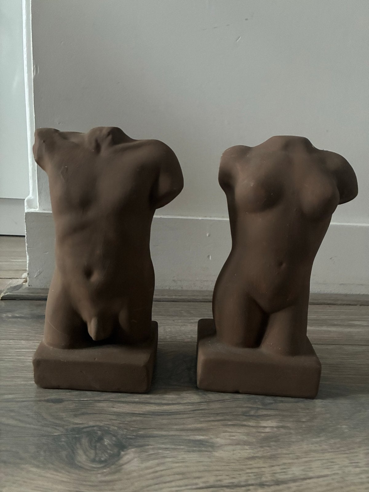 Set van 2 terracotta torso beelden, man en vrouw, Ophalen, Groep mensen, Handgemaakt, 20 - 50 cm