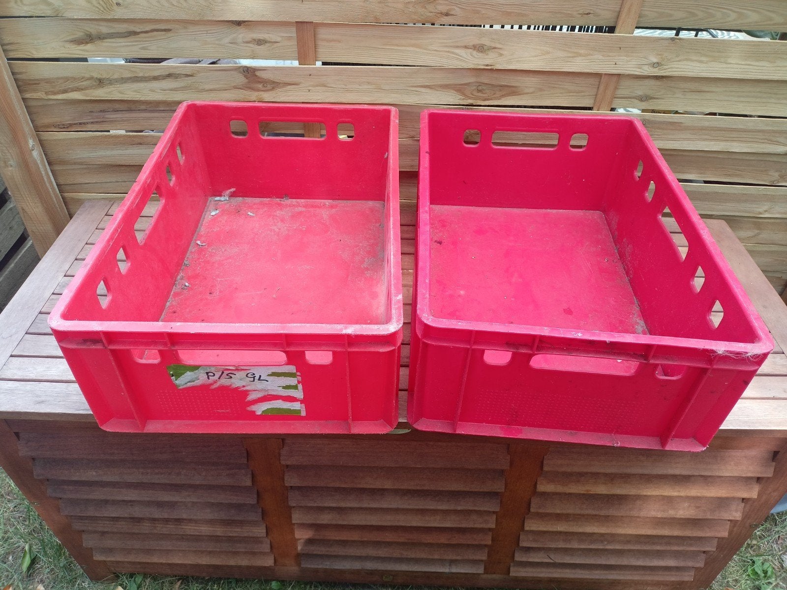 twee plastic bakken stapelbaar, Ophalen, Minder dan 35 cm