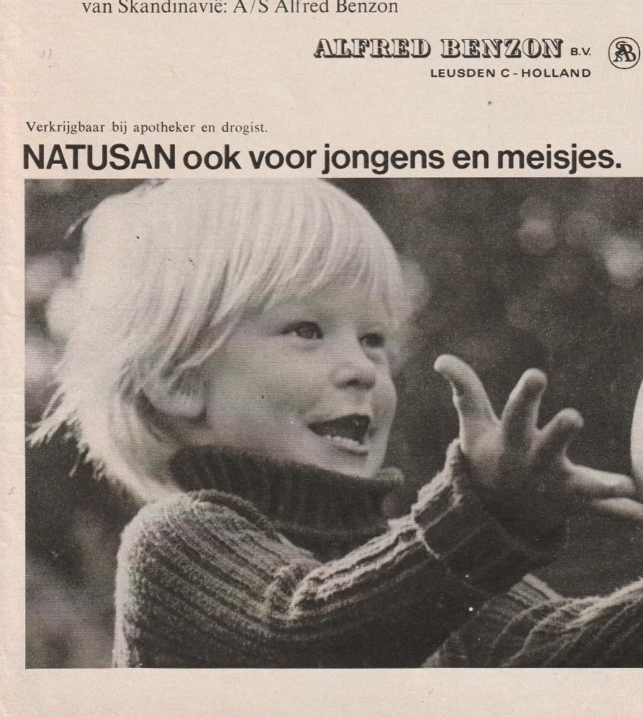 Retro reclame 1974 Natusan baby zeep jongetje met bal, Verzenden, Overige typen