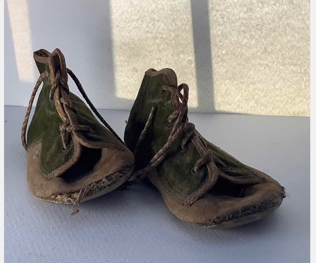 Oude antieke kinder schoentjes suede 12,5 cm lang zool, Antiek en Kunst, Ophalen of Verzenden