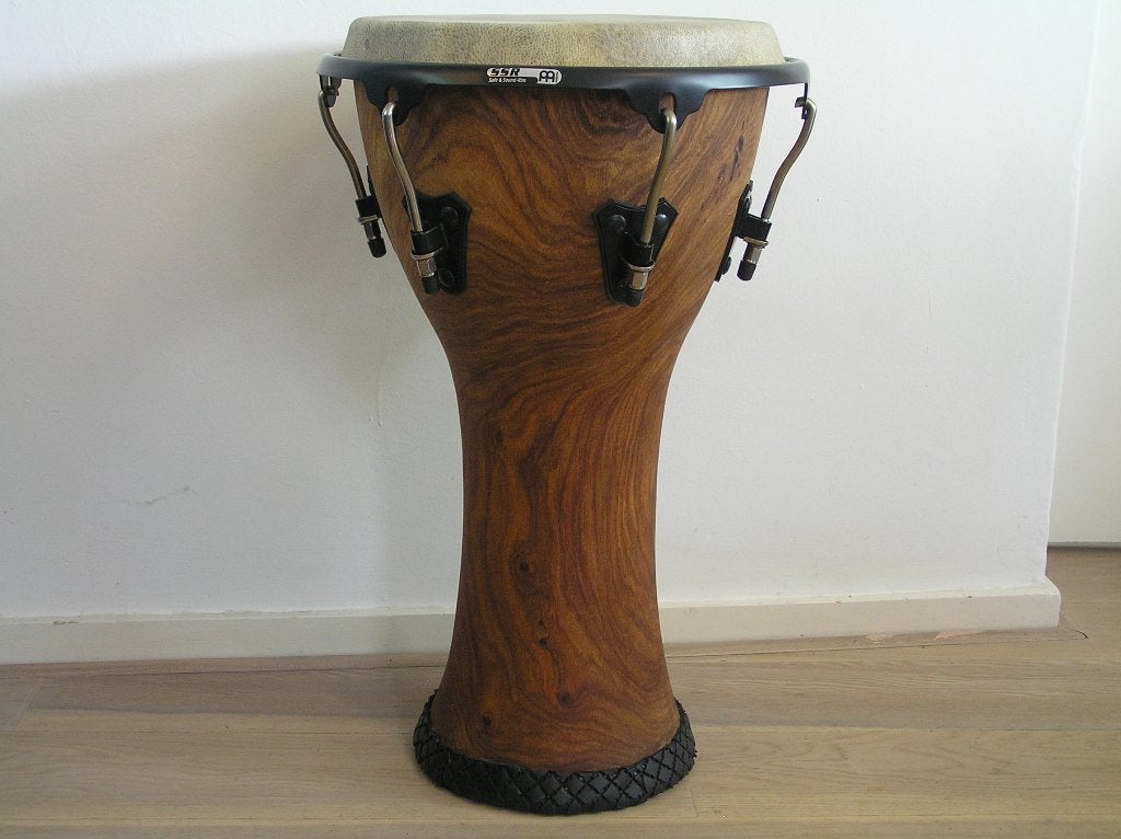 Prachtige hardhout Djembe, groot 63,5 cm en 33 cm doorsnede, Muziek en Instrumenten, Ophalen, Zo goed als nieuw, Trommel