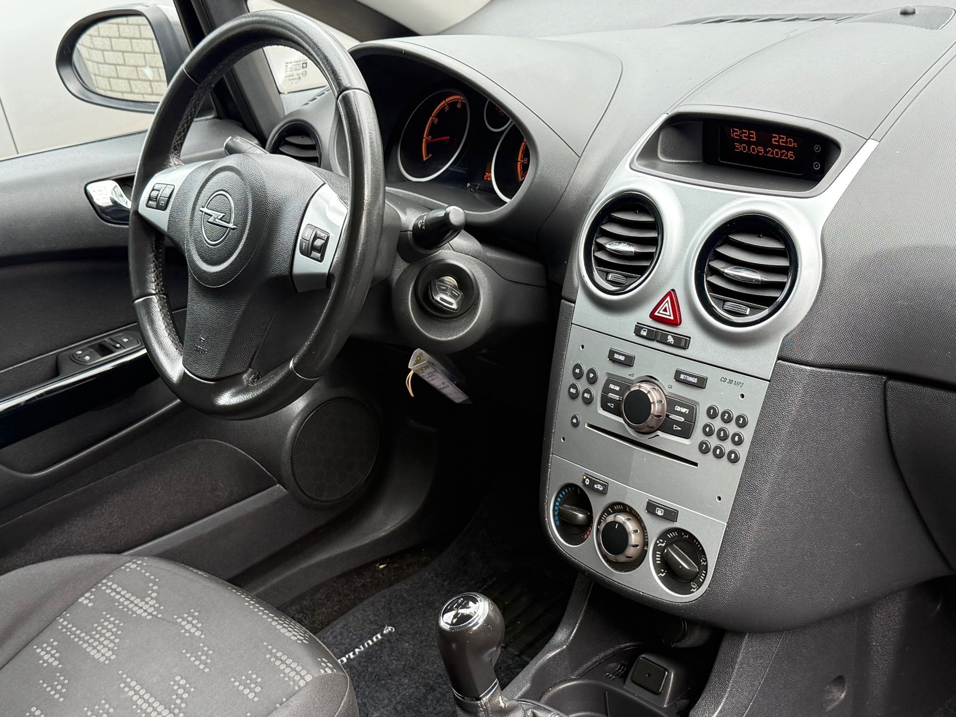 Opel Corsa 1.2-16V Cosmo Airco 5d Nieuwe Apk, Auto's, Voorwielaandrijving, Euro 5, Gebruikt, 4 cilinders