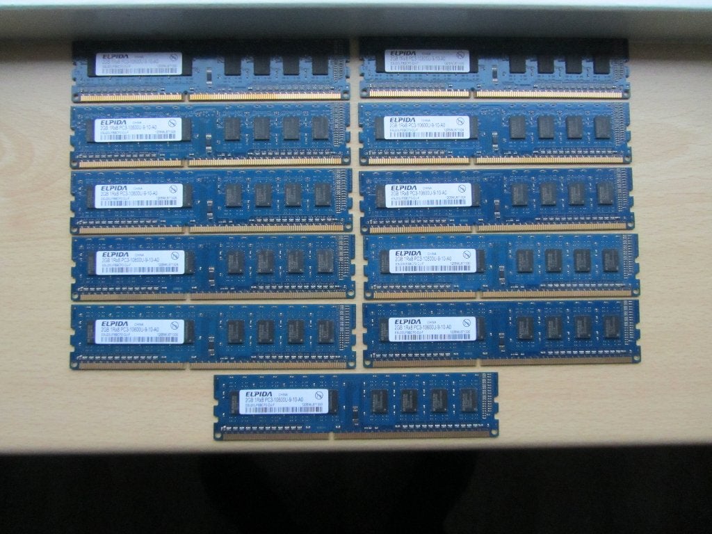 11x Elpida 2GB PC3-10600 DDR3-1333MHz non-ECC Unbuffered CL9, 1333 MHz, DDR3, Ophalen of Verzenden, Zo goed als nieuw