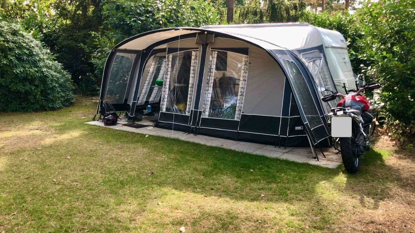 Unico milaan voortent met petluifel, Caravans en Kamperen, Voortenten en Luifels, Ophalen of Verzenden, Zo goed als nieuw