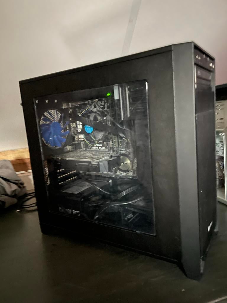 Gaming PC - Start niet op - Voor onderdelen/reparatie, Computers en Software, Desktop Pc's, Ophalen, Gaming, Niet werkend, Met videokaart