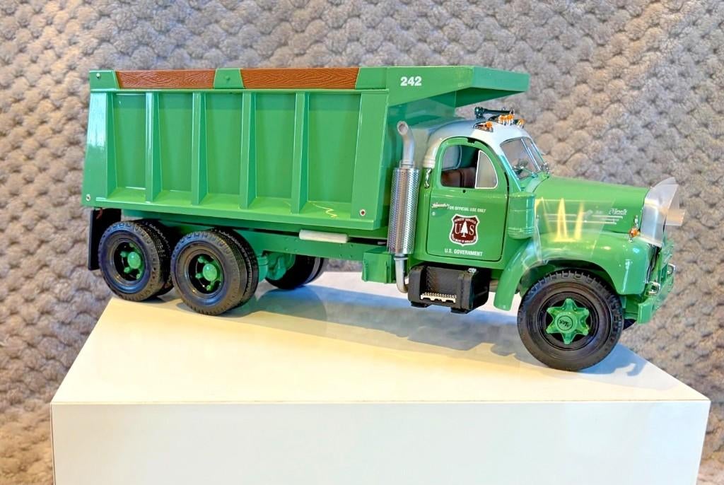 GEZOCHT First Gear 1:25 Mack B Dump truck WANTED GESUCHT, Hobby en Vrije tijd, Verzenden, Nieuw, Bus of Vrachtwagen, Overige merken