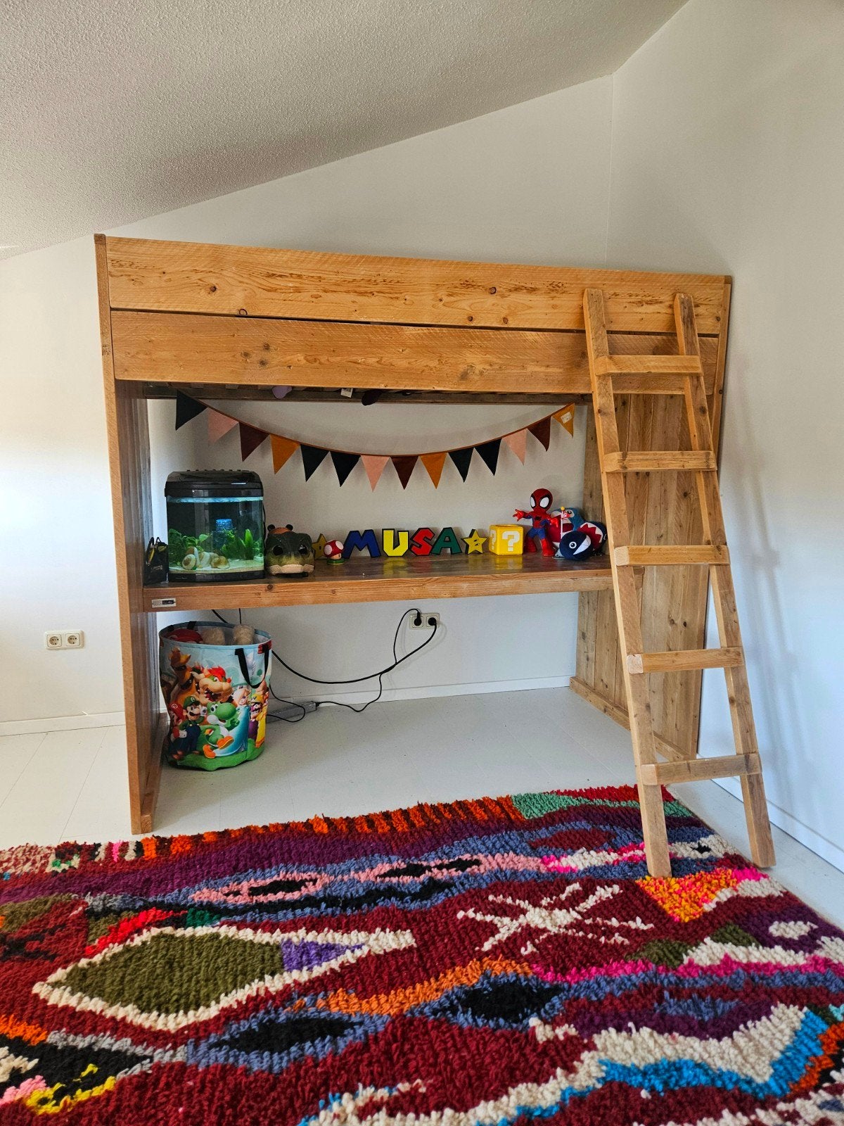 Hoogslaper steigerhout met bureau, Ophalen, Gebruikt, Eenpersoons, 200 cm