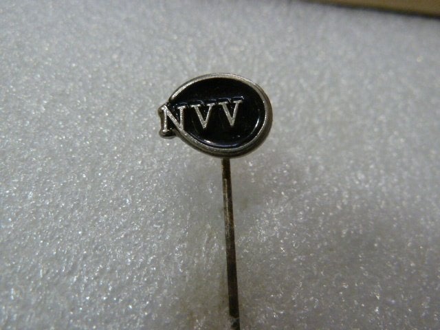 Vintage NVV Speldje / Pin, Ophalen of Verzenden, Gebruikt, Overige onderwerpen, Speldje of Pin