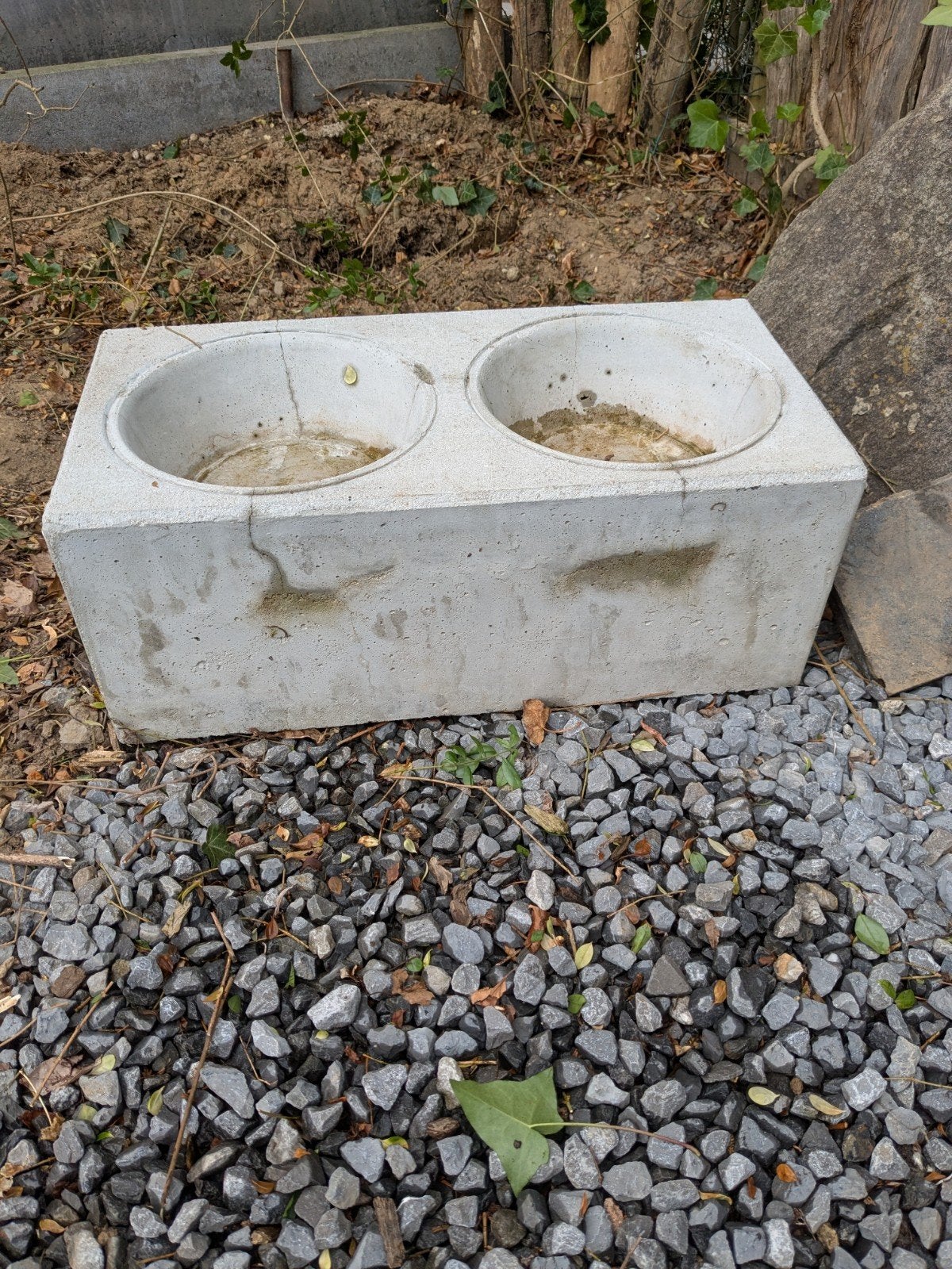 Voerbak beton, Ophalen