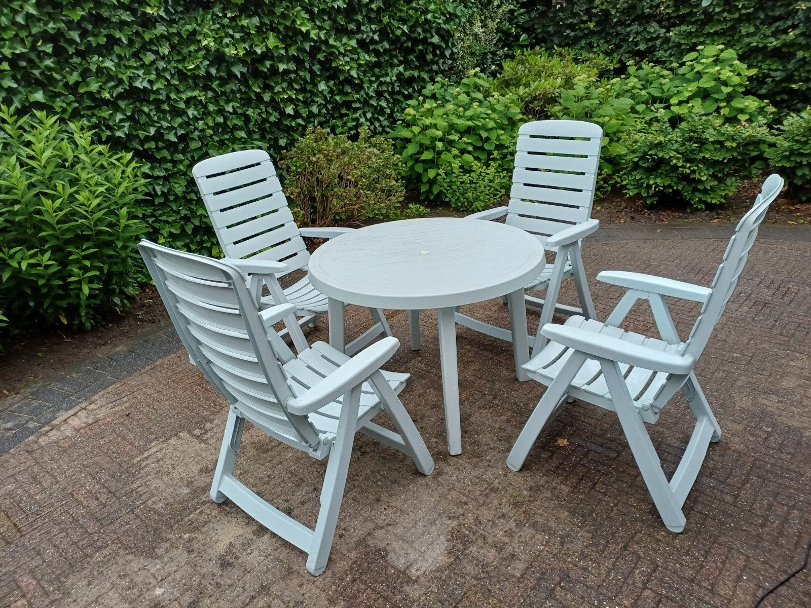 Gratis, Hartman Tuinset Grijs - 4 Stoelen en Ronde Tafel, Ophalen, 4 zitplaatsen, Kunststof, Gebruikt