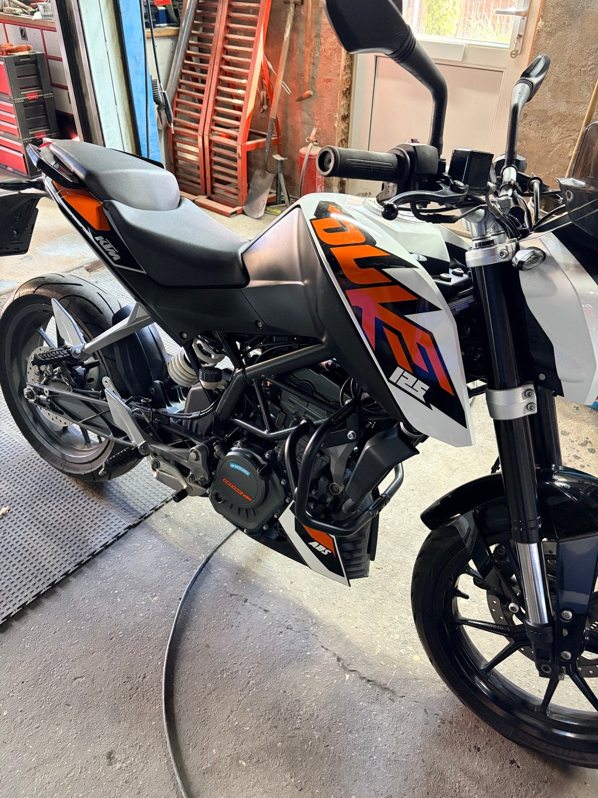 KTM Duke 125cc ABS 2016 - Nette staat, weinig kilometers, Ophalen