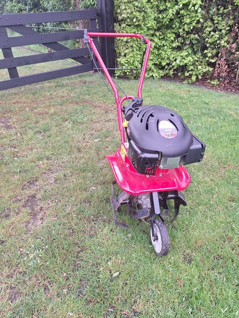 Mtd tuinfrees zgan, Tuin en Terras, Hand-tuingereedschap, Ophalen, Zo goed als nieuw