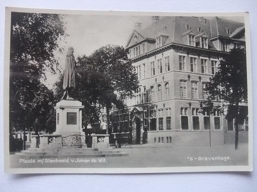 P213 Den Haag - Plaats met standbeeld Johan de Witt, Verzenden, 1920 tot 1940, Ongelopen, Zuid-Holland