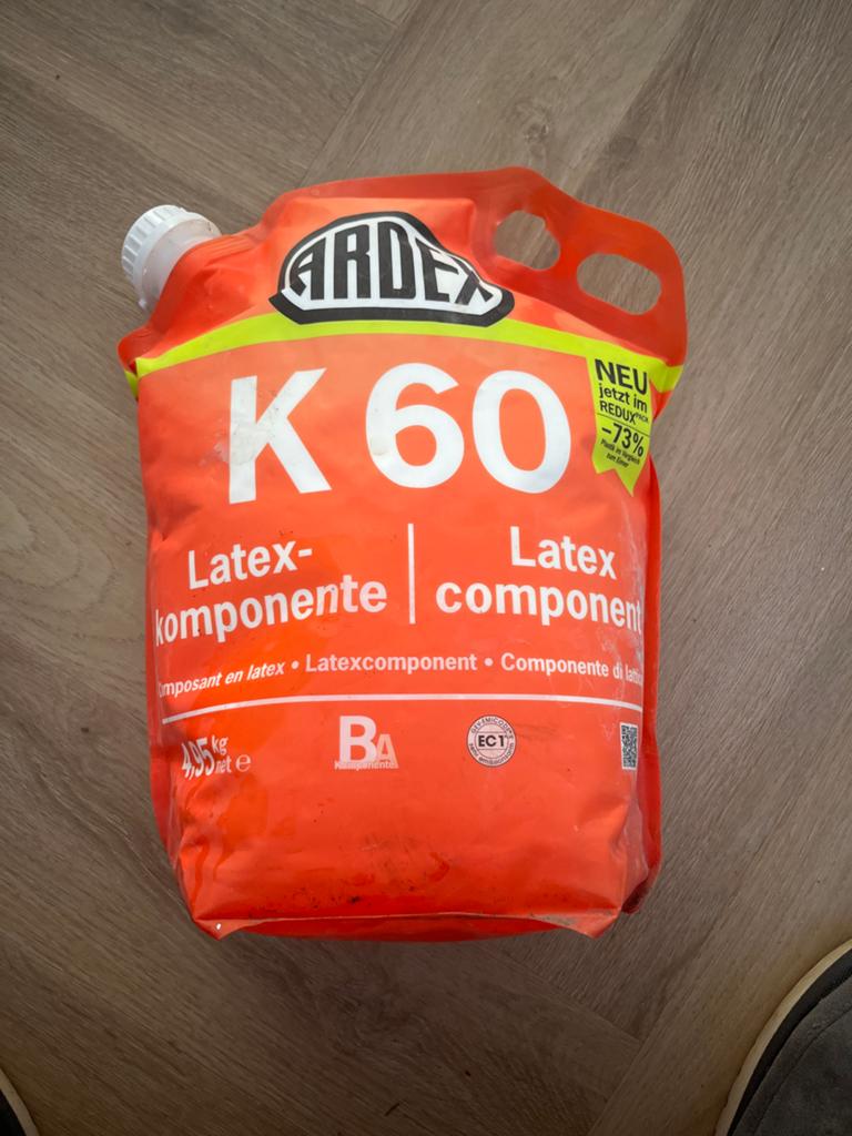 ARDEX K 60 Latex-component - 4.55 kg, Doe-het-zelf en Verbouw, Minder dan 5 liter, Ophalen, Nieuw