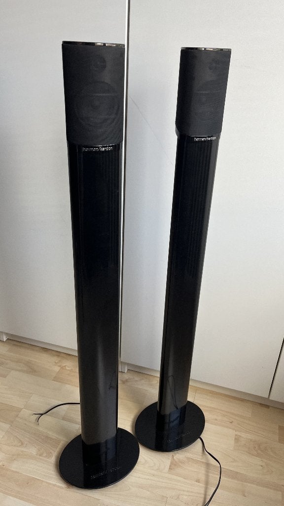 surround speaker op standaard.