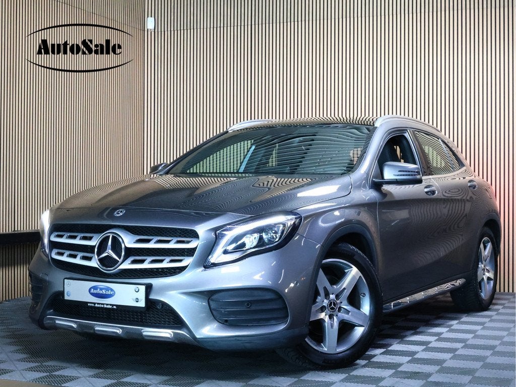 Mercedes-Benz GLA 250 AMG Premium Plus AUTOMAAT PANODAK CRUI, Auto's, Mercedes-Benz, Gebruikt, 4 cilinders, Leder en Stof, Bedrijf