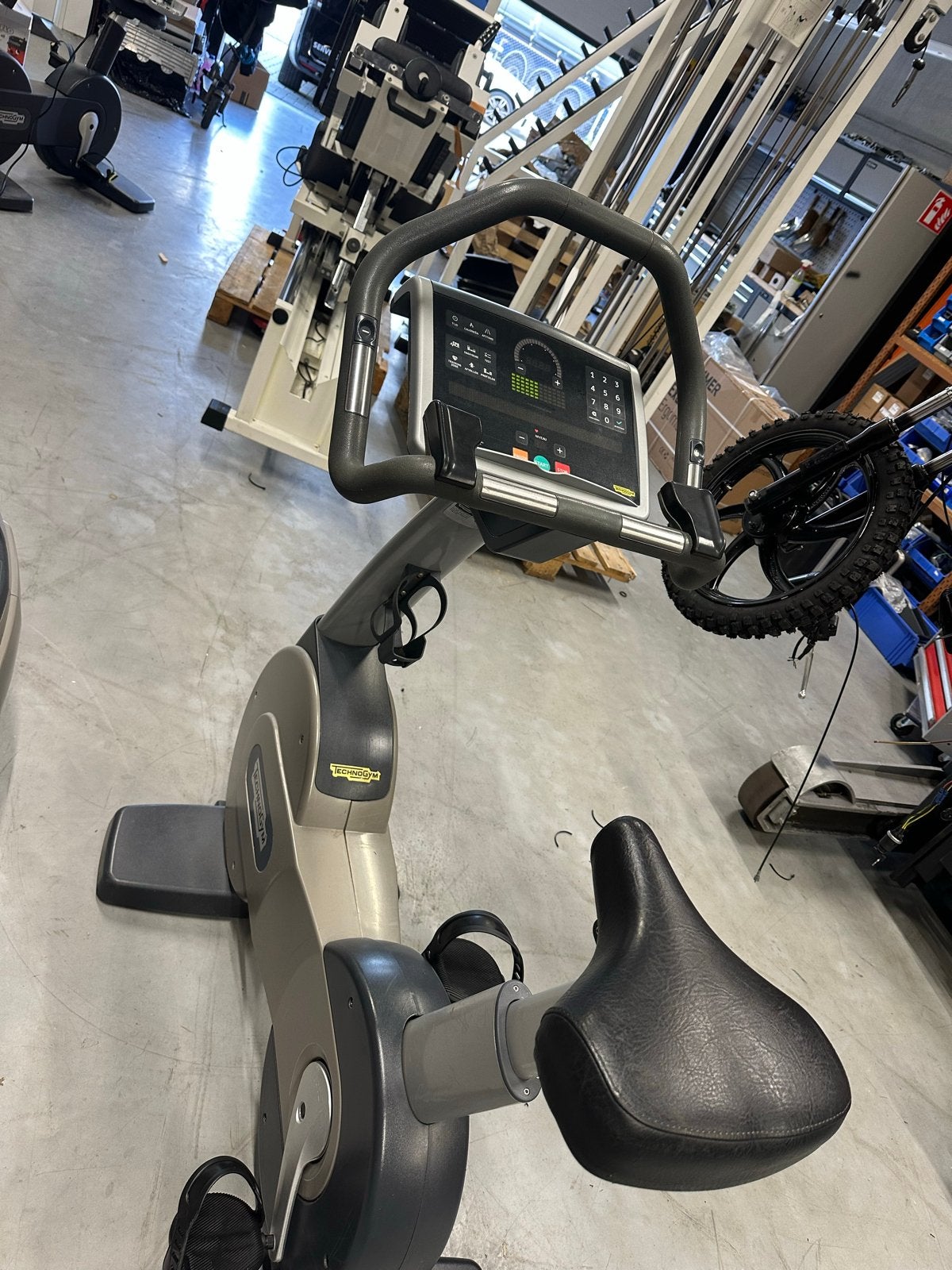 Technogym New Bike 700 LED Hometrainer - Levering Mogelijk, Ophalen of Verzenden, Gebruikt, Benen, Overige typen