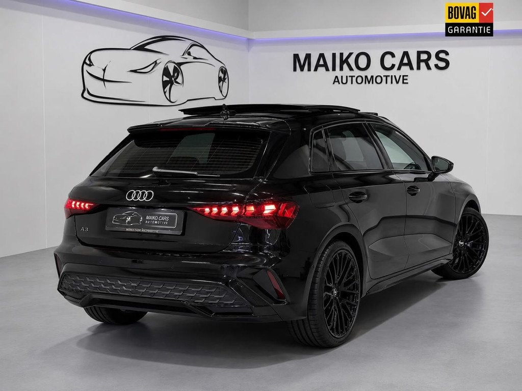 Audi A3 Sportback 35 TFSI S Edition 3x S-LINE |PANO| Matrix, Auto's, Audi, Zwart, 4 cilinders, 150 pk, Leder en Stof