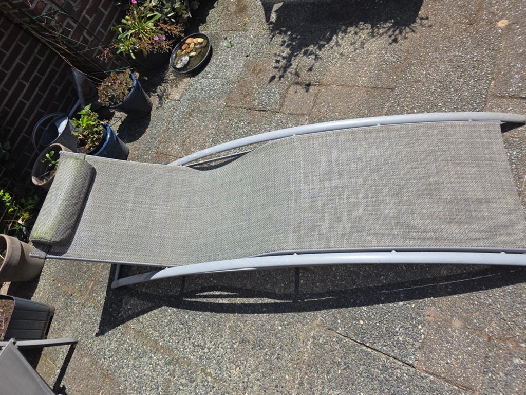 Aluminium ligbed met verstelbaar kussen, Ophalen, Gebruikt, Aluminium, Verstelbaar