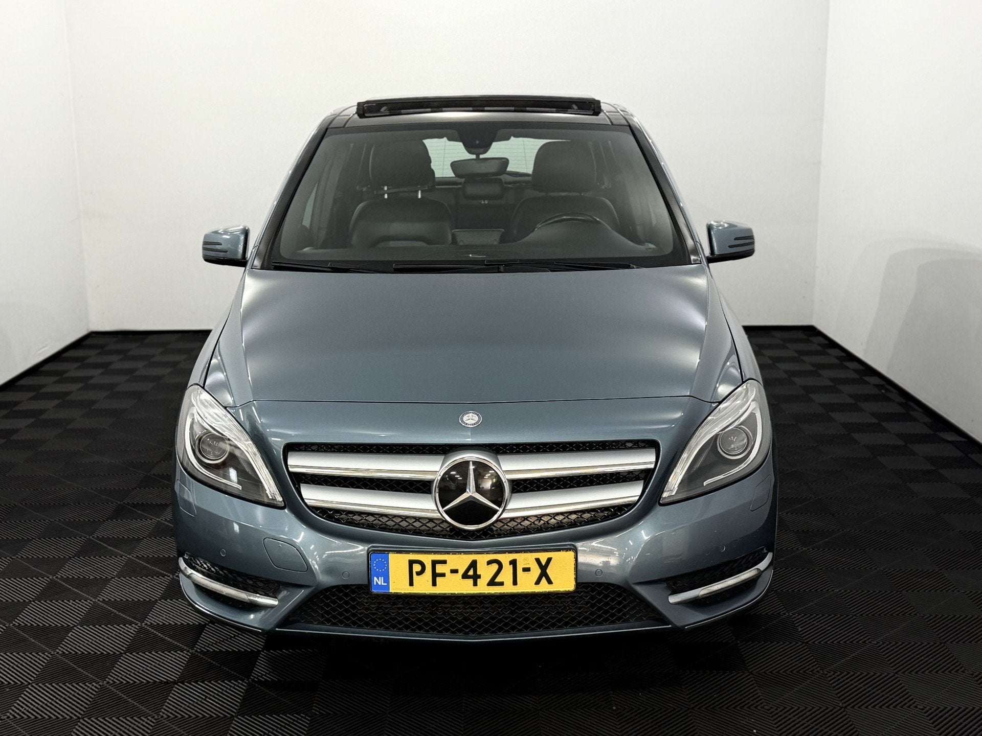 Mercedes-Benz B-Klasse 180 CDI Ambition Panoramadak, Leder,, Auto's, Voorwielaandrijving, Euro 5, Gebruikt, 4 cilinders