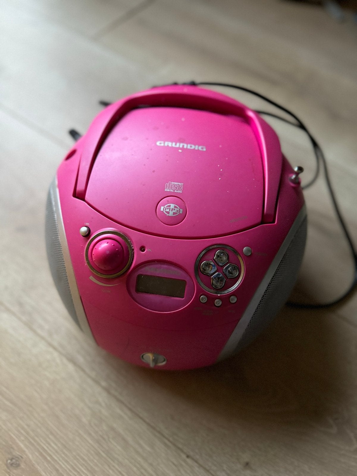 Roze Grundig CD-speler Radio Boombox, Ophalen of Verzenden, Gebruikt, Radio, Met cd-speler