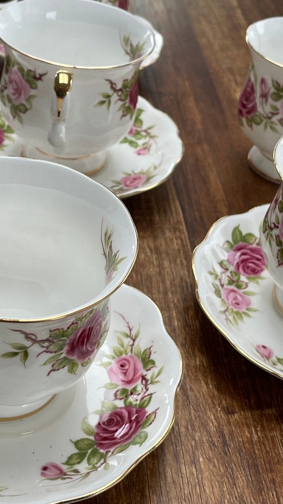 7 Royal Ascot Fine Bone China Messe Rose, Ophalen of Verzenden, Gebruikt, Porselein, Kop en/of schotel